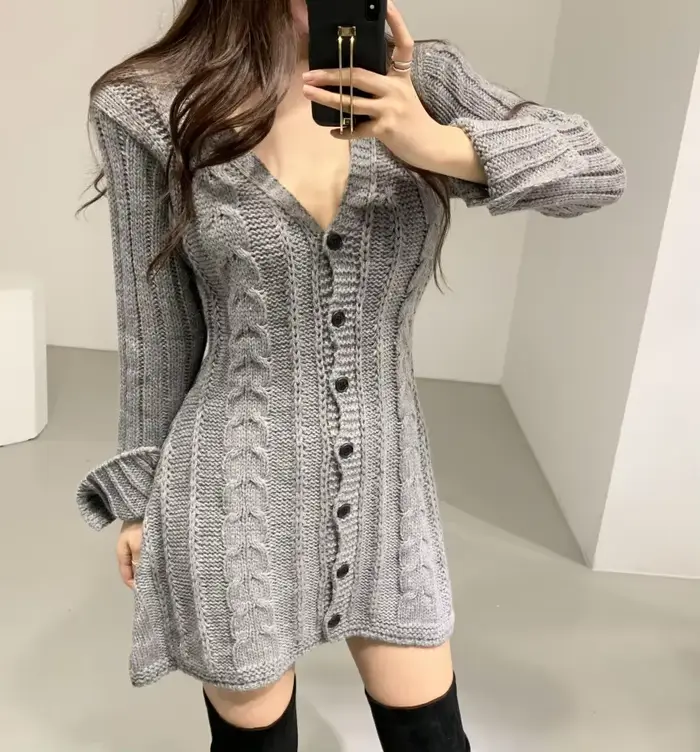 Robe pull pour femme tricotée en polyester avec décolleté en V et manches évasées pour automne-hiver occasions spéciales adolescents