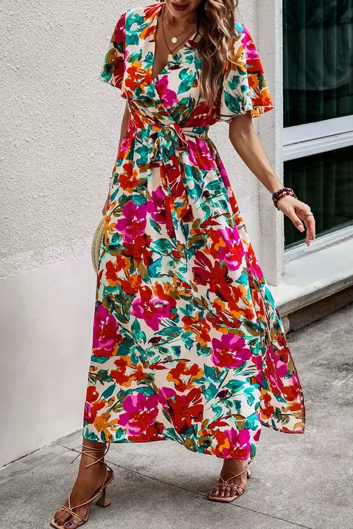 Grande quantité de nouvelles robes de style de vacances pour femmes, robes en stock, 2024