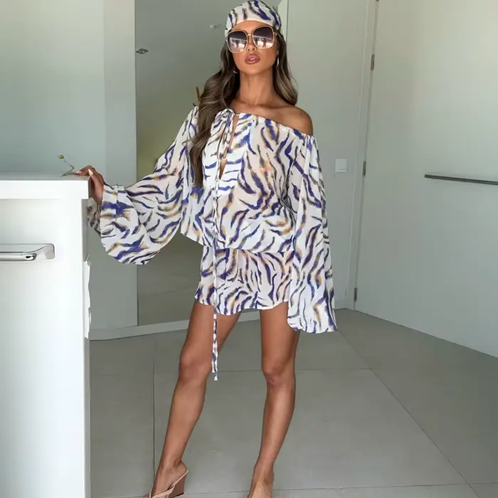 Mini-robe de plage à rayures imprimées en maille avec foulard