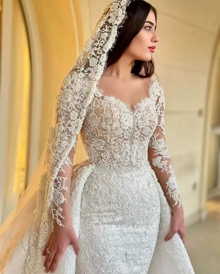 Robes de mariée sirène romantiques en dentelle