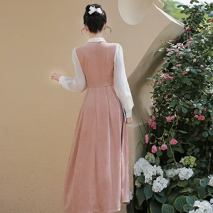 Robe en velours rose Style victorien Vintage des années 1960 pour femme