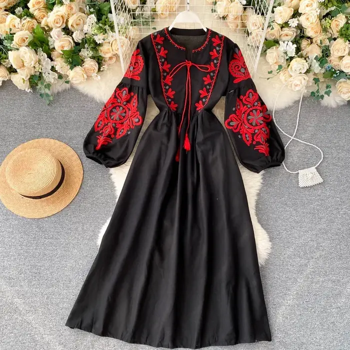 Robe brodée bohème pour femmes