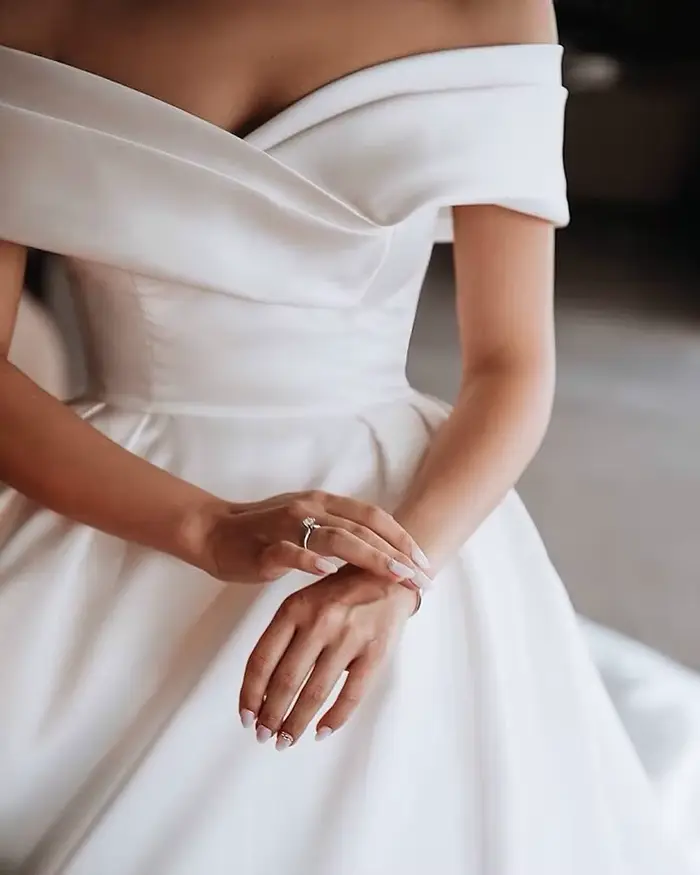 LORIE princesse robes de mariée Satin Vintage hors de l'épaule