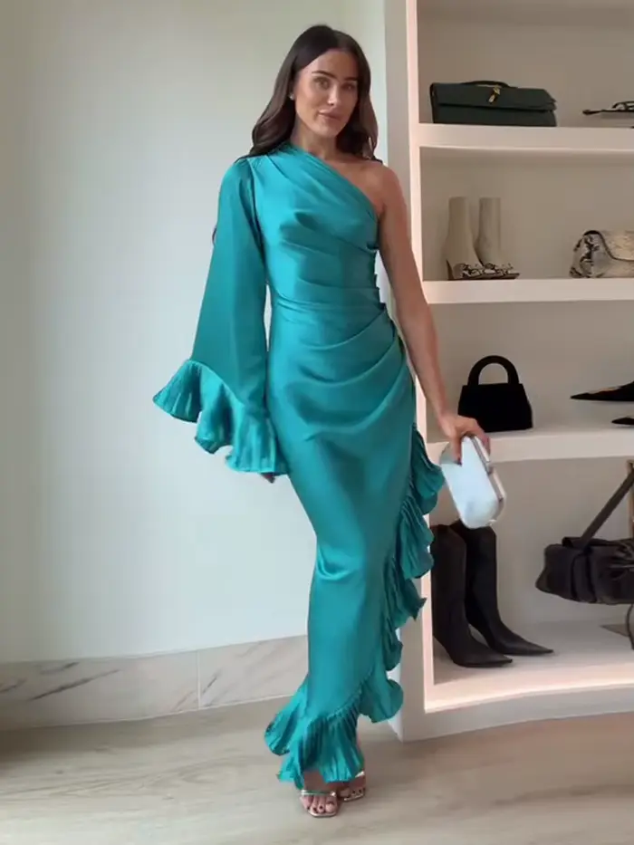 Mini robe de soirée en velours perlé pour femme