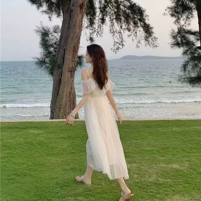 Robe d'été élégante en mousseline de soie et dentelle pour femme