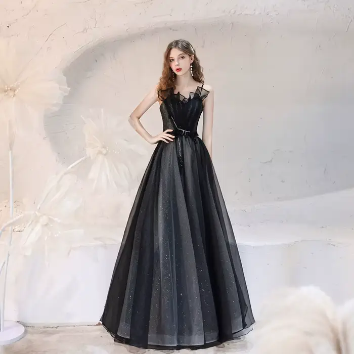 Robe préppy en polyester avec broderie et zip pour femmes, idéale pour soirées d'anniversaire, remises de diplômes, examens d'art et autres occasions spéciales