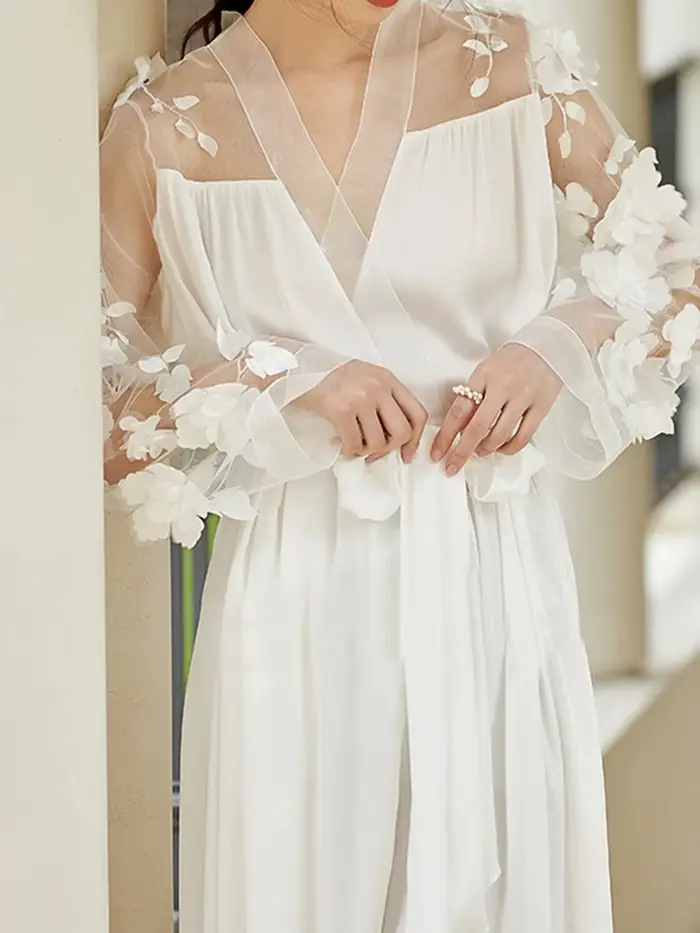 Robe de mariée florale maxi peignoir de fiançailles personnalisable avec soutien-gorge intégré et illusion de dos pour femmes enceintes et occasions spéciales
