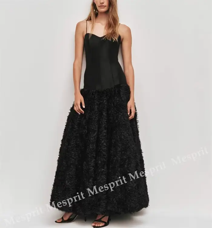 Robe de soirée personnalisée et charmante avec bretelles spaghetti