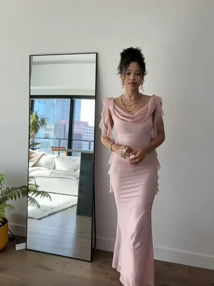 Robe longue drapée rose pour femme