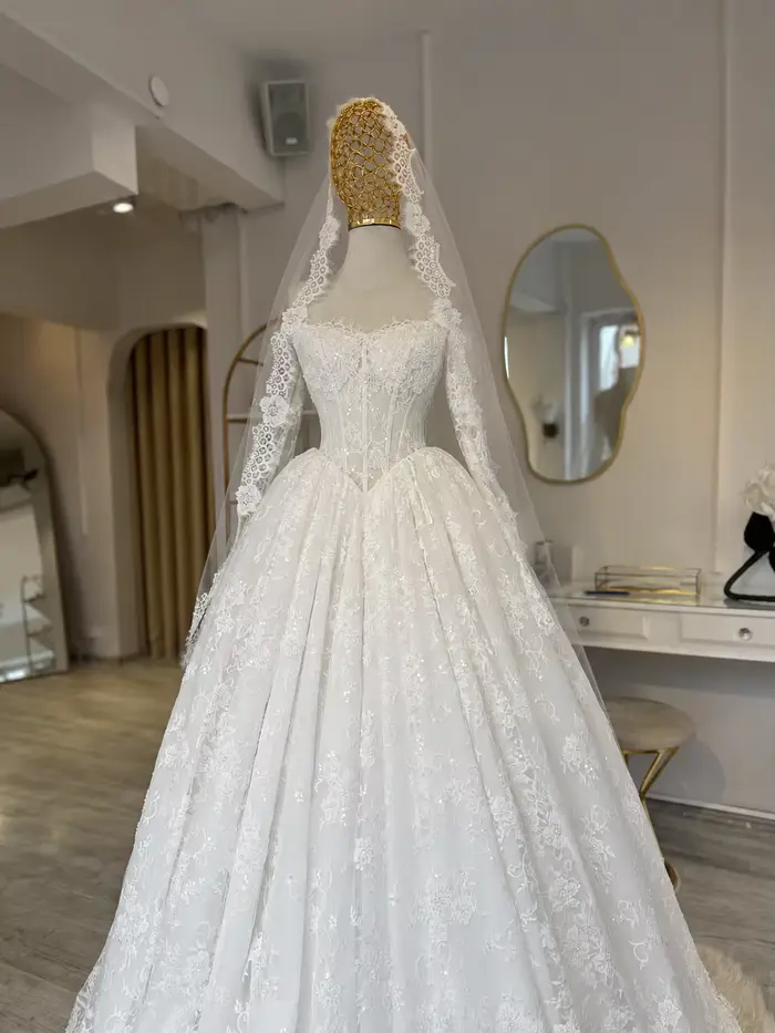 Robe de mariée de luxe en dentelle