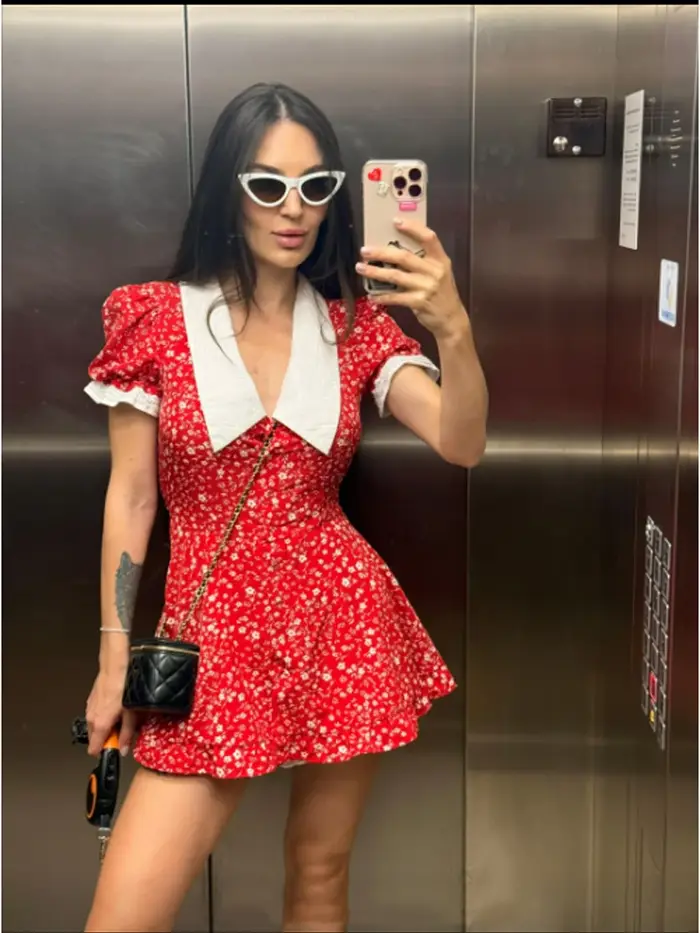 Robe Courte Femme Imprimé Floral Rouge Col Peter Pan Manches Bouffantes Col V Boutonnée Coupe Évasée Mini Robes pour Escapade de Week-end 2026