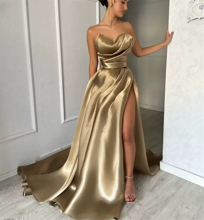 Robe de soirée trapèze drapée