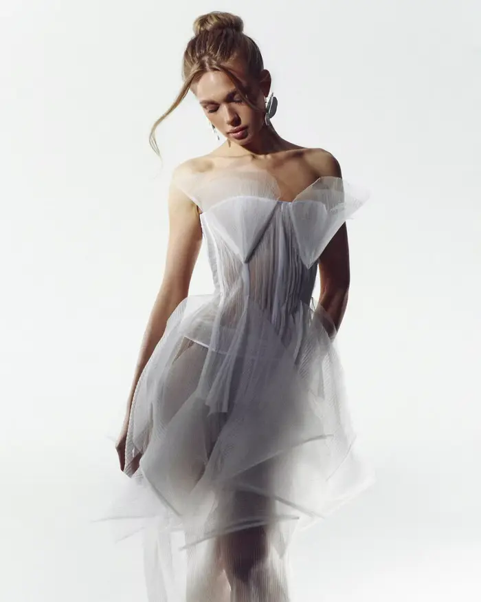 Robe de bal longue en tulle plissé