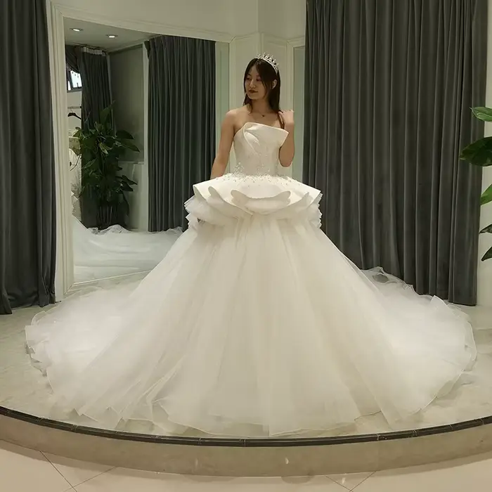 8302 Personnalisé robe de mariée boutique en ligne célébrité satin perlé Hors épaule haute qualité princesse