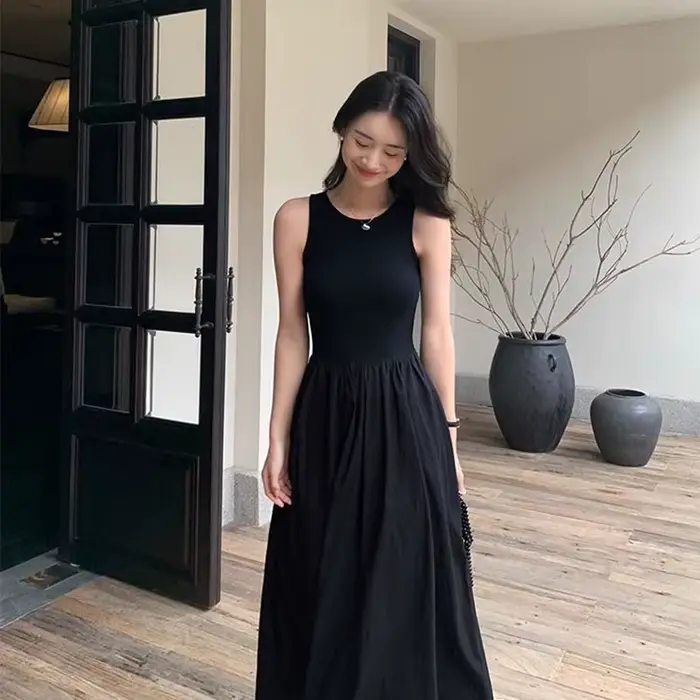 Robes longues tricotées noires pour femmes