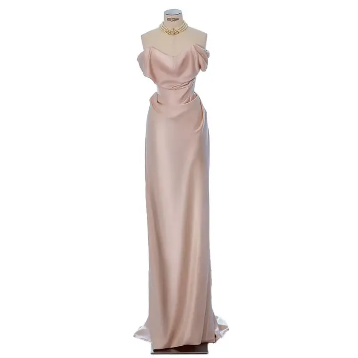 Robe de Soirée Rose en Satin Blanc Minimaliste Français