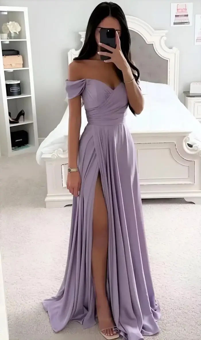 Robe de demoiselle d'honneur en satin plissé en forme de A pour mariage