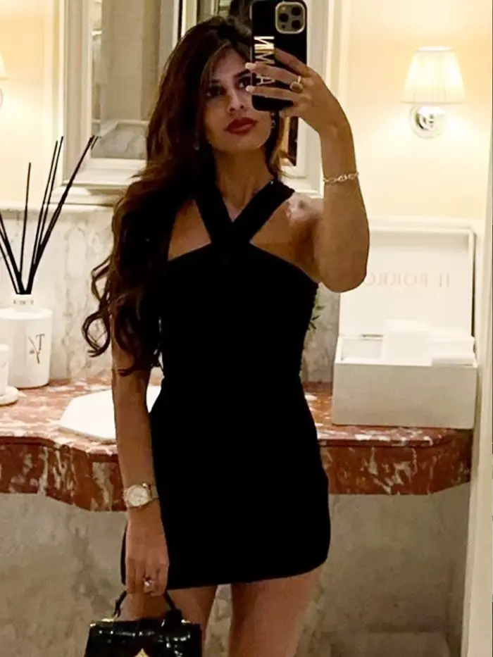 Robe moulante noire sexy dos nu pour femme