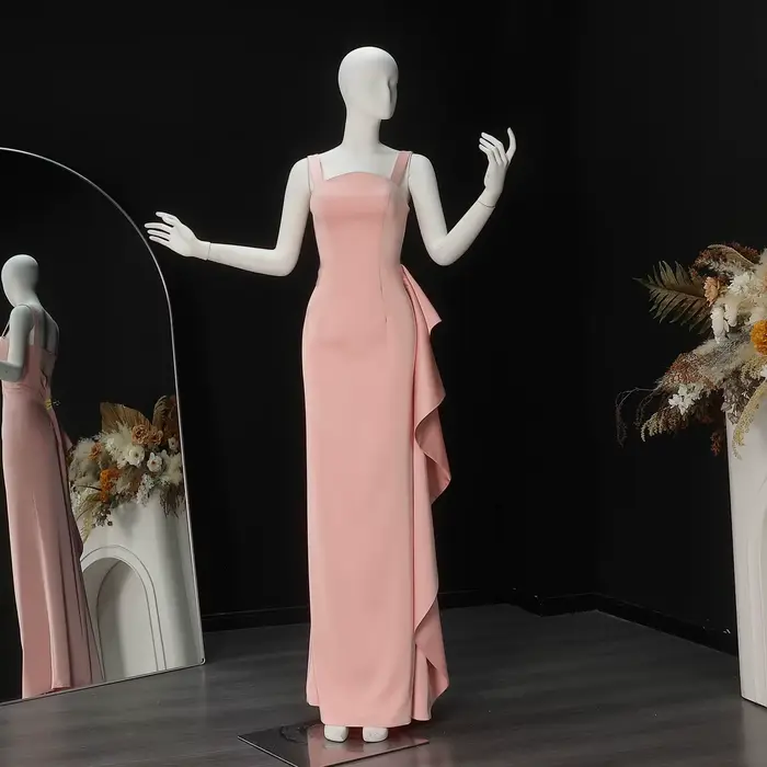 Robe de soirée sirène élégante en satin rose Sharon Said, col carré, détail volanté au dos, robe de 