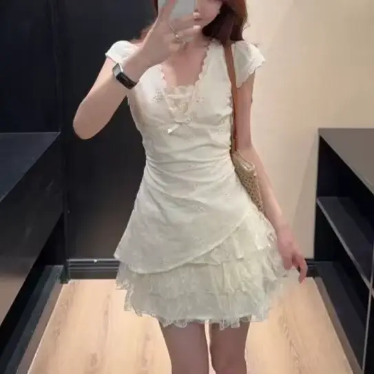 Robe d'été blanche pour femme