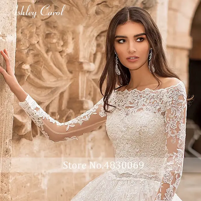Robe de mariée princesse Ashley Carol en coton, polyester, soie et mousseline avec soutien-gorge intégré pour femmes, col bateau, train de chapelle, appliques et perles, adaptée aux futures mamans, pour mariages et soirées de célébrités
