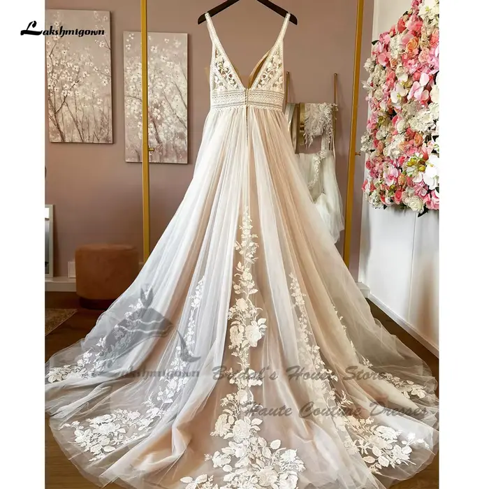 Robe de mariée bohème Lakshmigown en polyester avec bretelles spaghetti et dentelle personnalisée pour femmes occasions spéciales mariage traditionnel ou moderne