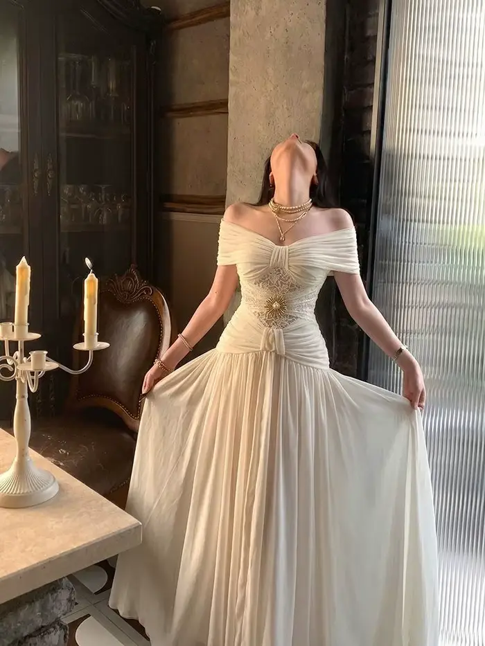 Robe blanche asymétrique pour femme, jupe longue cintrée, robe d'anniversaire haut de gamme blanche