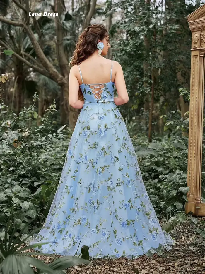 Lena Line A luxe robes de bal 2025 col en v