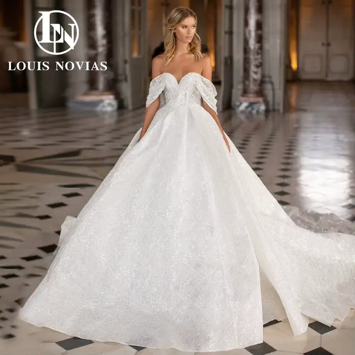 Robe de mariée moderne en tulle brillant avec décoration froncée et plissée, sans bretelles, pour cérémonies de mariage, soirées de gala et célébrations de fin de soirée