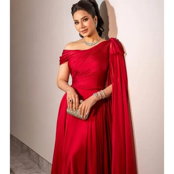 Robe de soirée élégante rouge moderne à décolleté hors épaule avec nœud froncé et soutien-gorge intégré pour soirées officielles et événements spéciaux