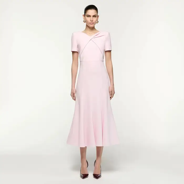 Robe cocktail sirène personnalisable avec décolleté cuillère et dos croisé pour femmes de toutes occasions formelles