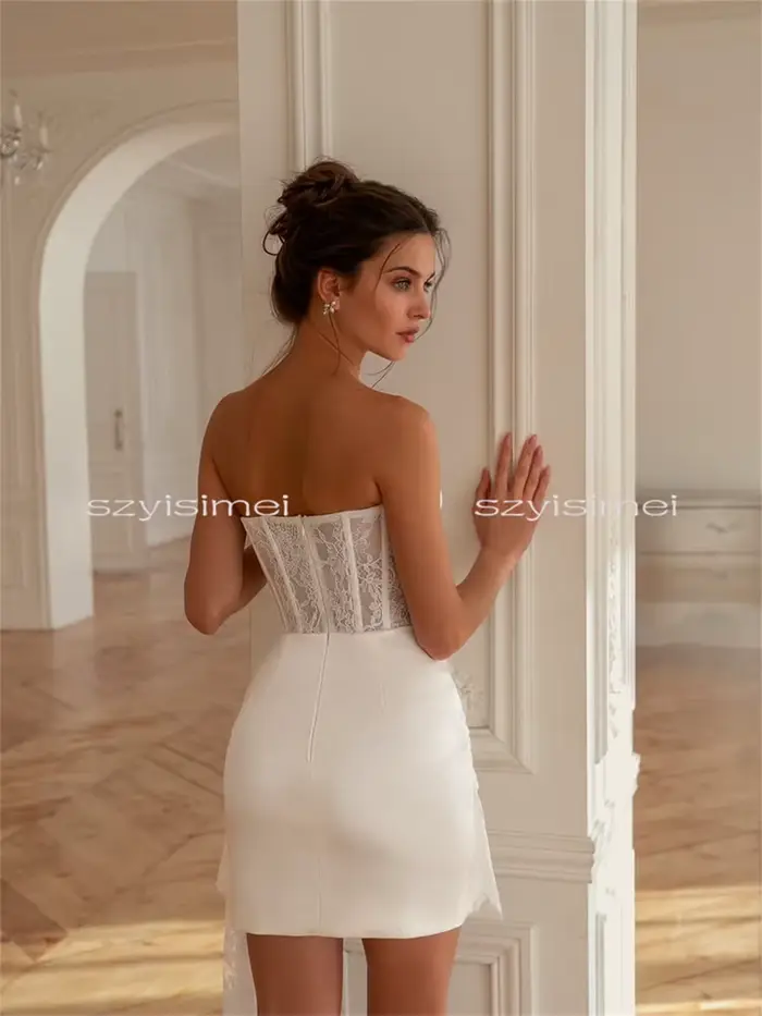 Robe de mariée courte élégante en polyester avec soutien-gorge intégré pour femmes occasions spéciales soirée de gala cérémonie de mariage