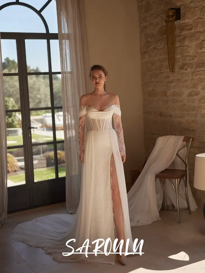 Robe de mariée de plage élégante vintage à épaules dénudées, manches longues en dentelle, fente haut