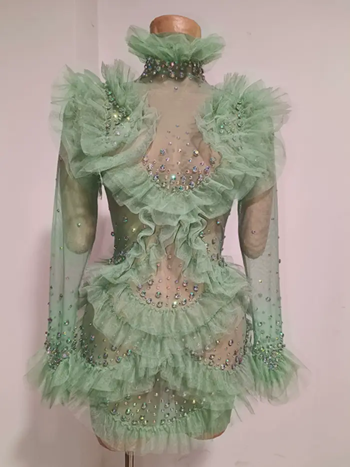 Robe moulante mini à manches longues en maille couleur menthe avec volants et paillettes brillantes 