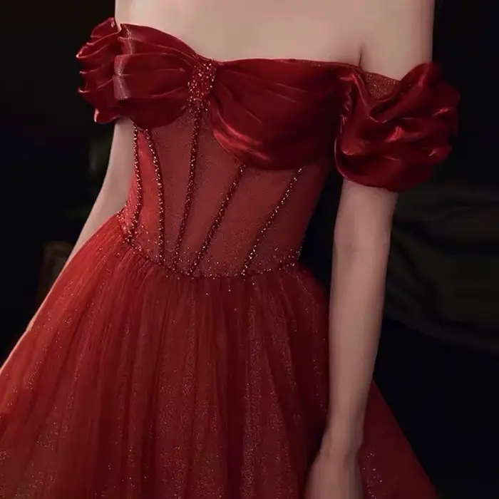 Robe de mariée rouge brillante en tulle