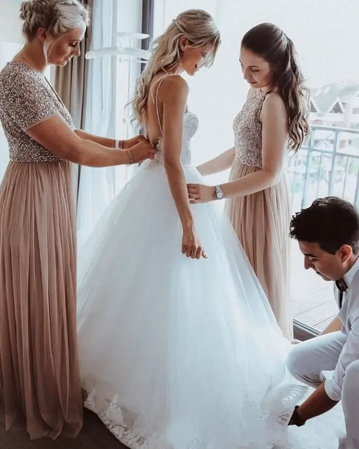 Robes de mariée bohèmes dos nu 2026 sexy à fines bretelles coupe trapèze pour l'été et la plage avec appliques en