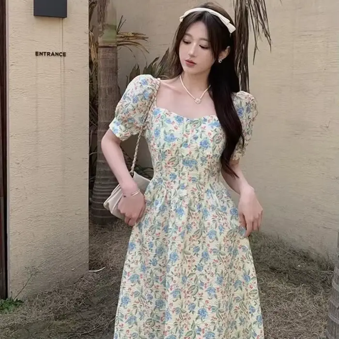 Petite robe florale fraîche de style forêt rétro pour femmes