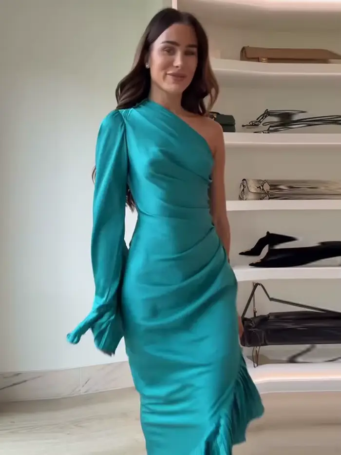Mini robe de soirée en velours perlé pour femme