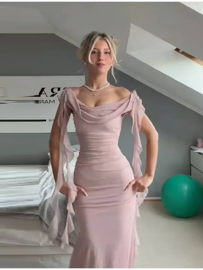 Robe longue drapée rose pour femme