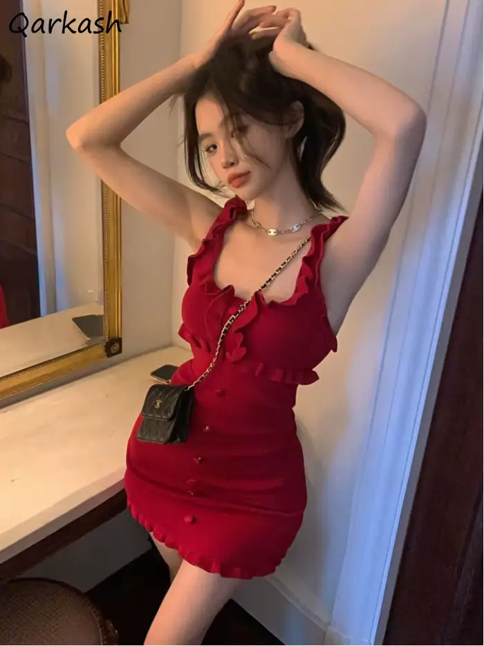 Mini robes rouges pour femmes