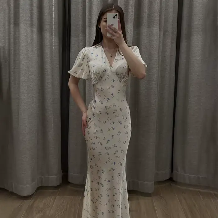 Robe longue élégante à imprimé floral pour femmes