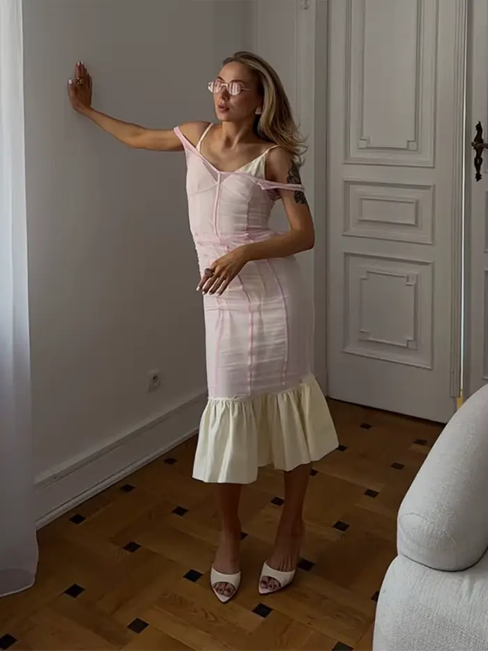 Robe longue en polyester sans manches avec dentelle et taille cintrée pour femme, décontractée et élégante, idéale pour plage, soirée ou vacances