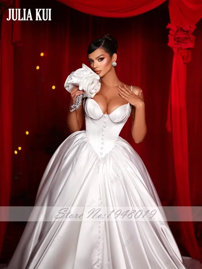 Julia Kui – Robes de mariée luxueuses en satin sur mesure