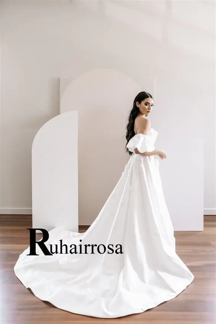 Ruhair Robe De mariée moderne pour femmes bouton a-ligne Satin Appliques hors De l'épaule