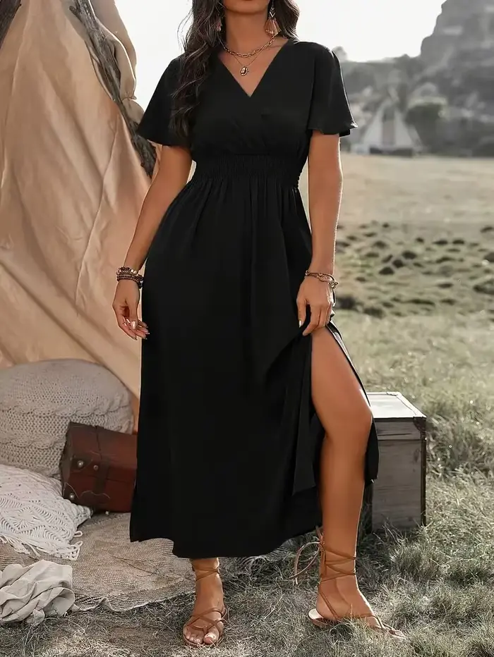 Robe chic grande taille polyester col en V manches courtes flatteuse fente latérale été pour femmes occasions spéciales