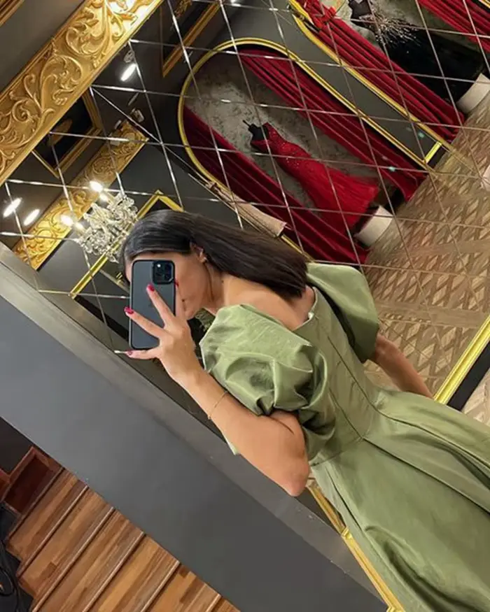 Robe de soirée verte en satin avec col en V et manches courtes pour femmes, élégante et sophistiquée pour soirées officielles et cérémonies de mariage