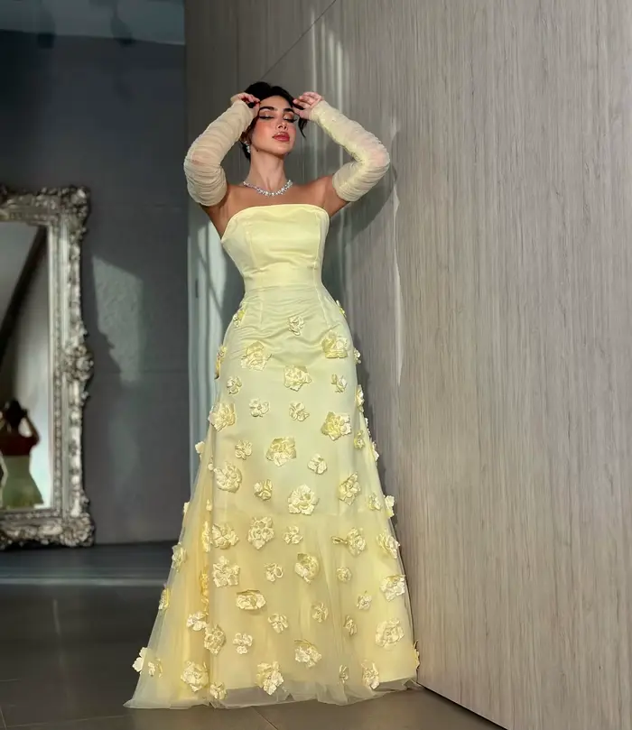 Robe de bal sirène jaune avec détails en fleurs élégante pour concours de beauté et occasions spéciales