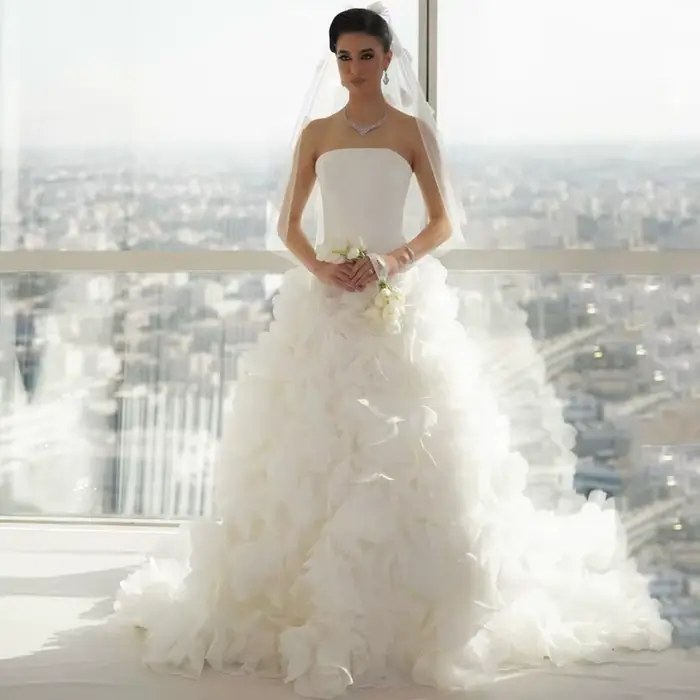 Robe de mariée personnalisée avec fleurs