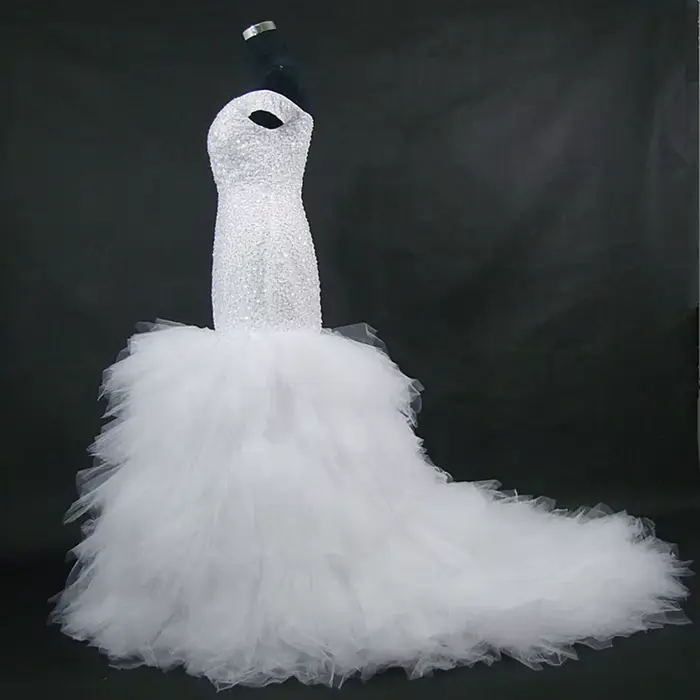 Robes de mariée et de soirée asymétriques à une épaule