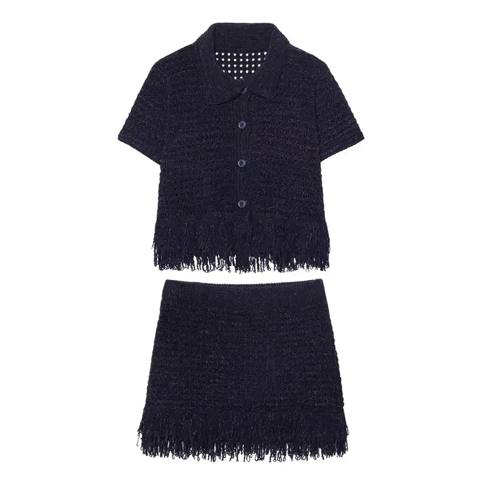 Ensemble de jupe et haut tricoté pour femmes avec boutonnage simple et pompons décoratifs pour occasions spéciales et tenues de bureau